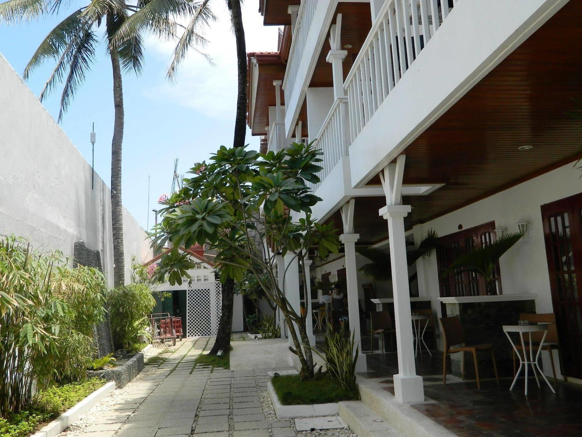 Hey Jude Resort Hotel Balabag  Exterior photo